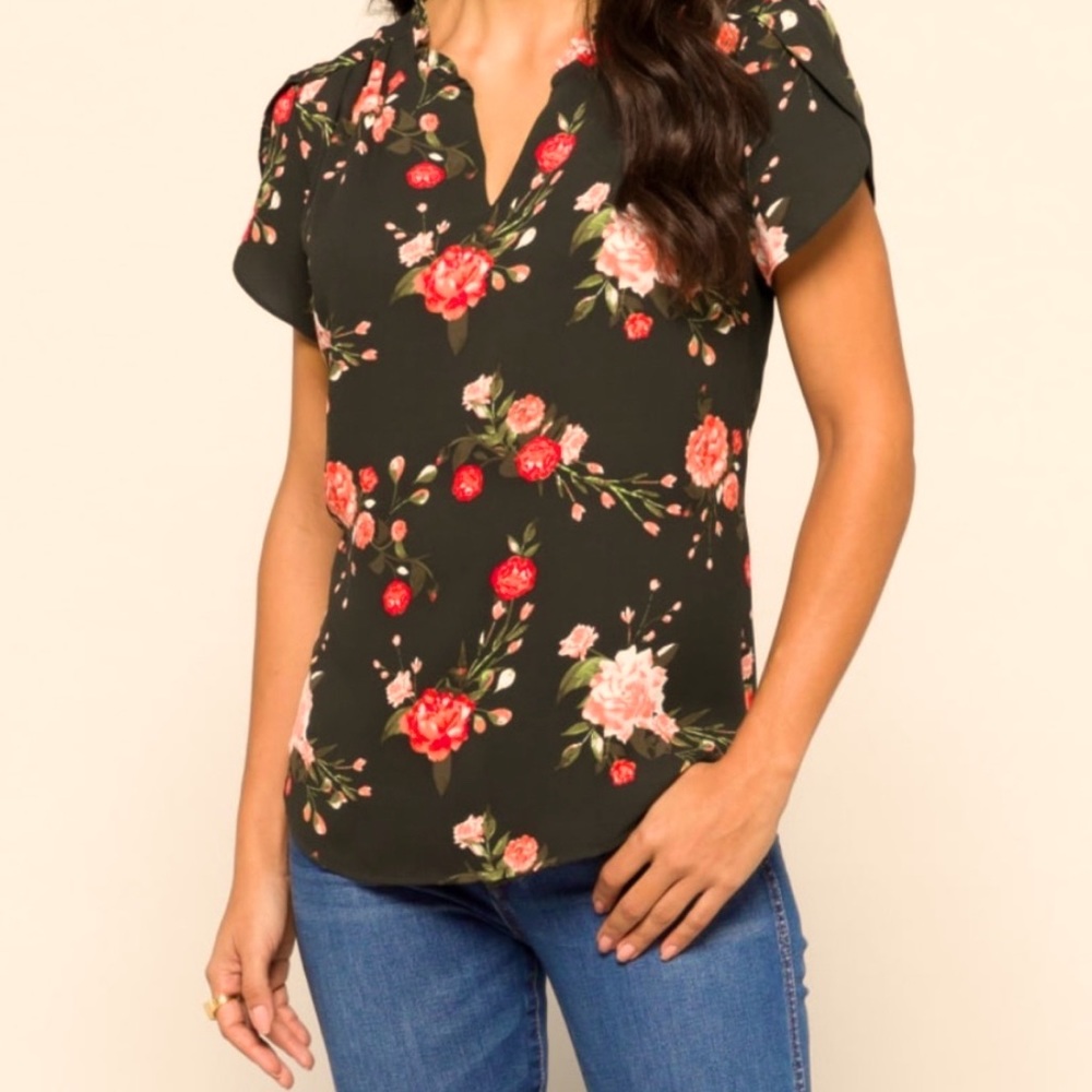 41 Hawthorn Tulip Sleeve Sleeve Floral Blouse